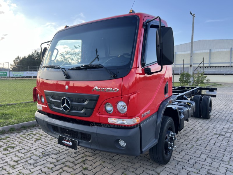 accelo 1016 3 eixos 2012 antonio prado