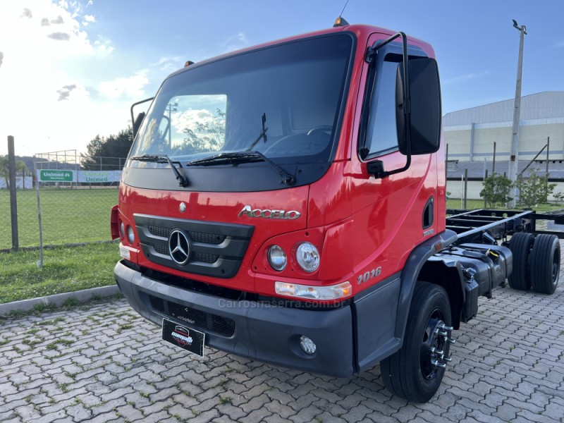 ACCELO 1016 3 EIXOS - 2012 - ANTôNIO PRADO