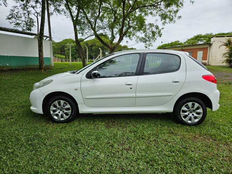 207 1.4 XR 8V FLEX 4P MANUAL - 2011 - VENâNCIO AIRES