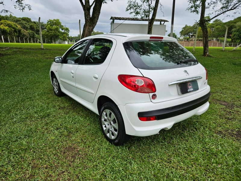 207 1.4 XR 8V FLEX 4P MANUAL - 2011 - VENâNCIO AIRES