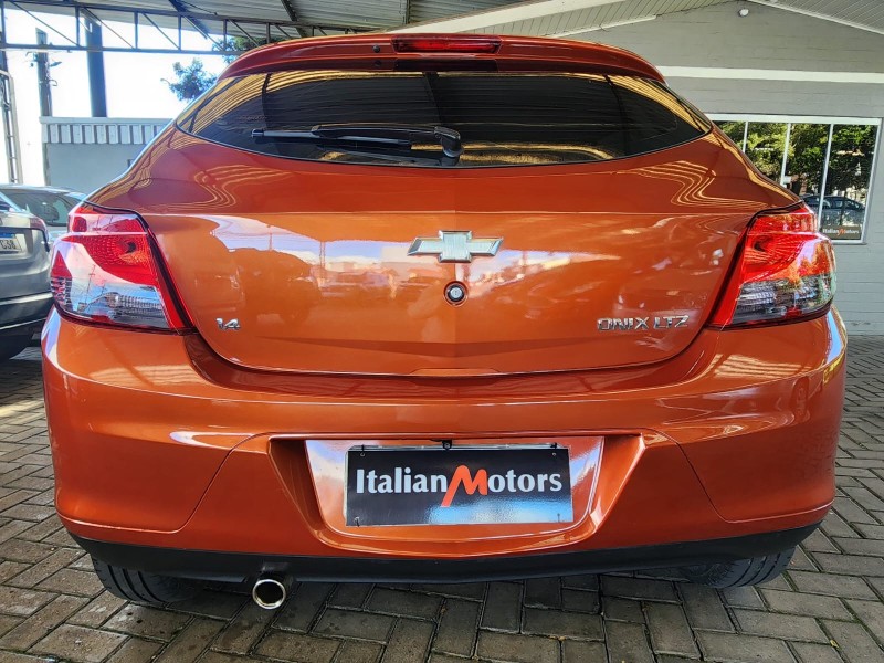 ONIX 1.4 MPFI LTZ 8V FLEX 4P MANUAL - 2013 - CAXIAS DO SUL