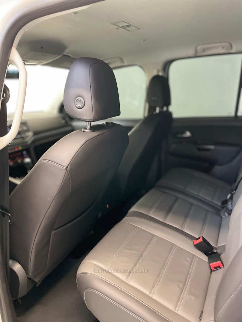 AMAROK 3.0 V6 TDI HIGHLINE CD DIESEL 4MOTION AUTOMÁTICO - 2023 - NOVO HAMBURGO