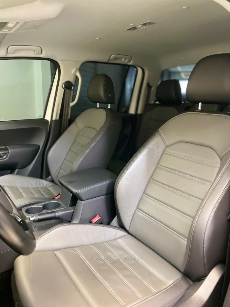 AMAROK 3.0 V6 TDI HIGHLINE CD DIESEL 4MOTION AUTOMÁTICO - 2023 - NOVO HAMBURGO