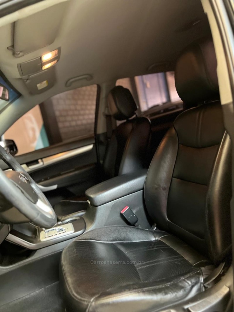 SORENTO 2.4 EX 4X2 16V GASOLINA 4P AUTOMÁTICO - 2012 - NOVO HAMBURGO