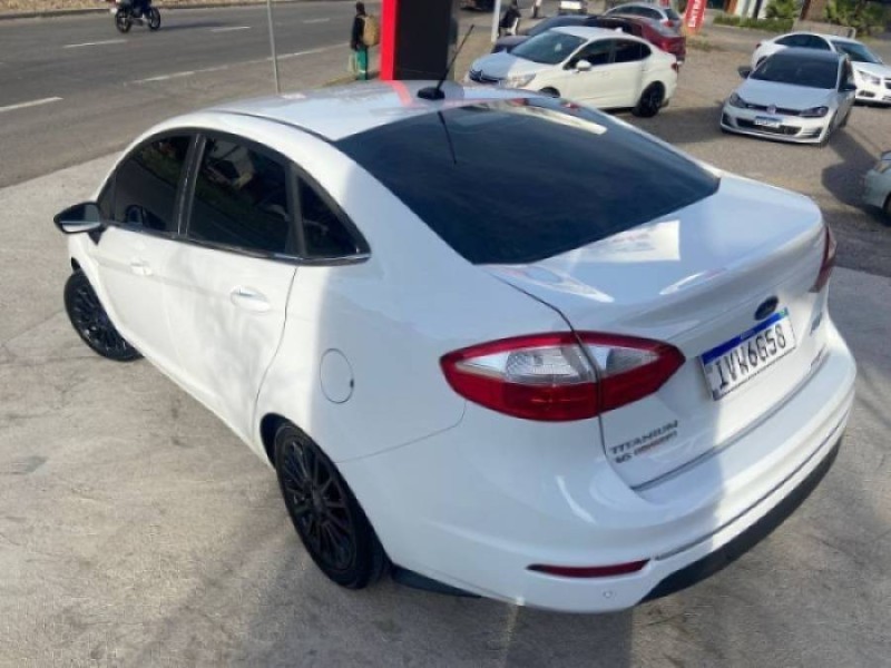 FIESTA 1.6 TITANIUM SEDAN 16V FLEX 4P AUTOMÁTICO - 2015 - CAXIAS DO SUL