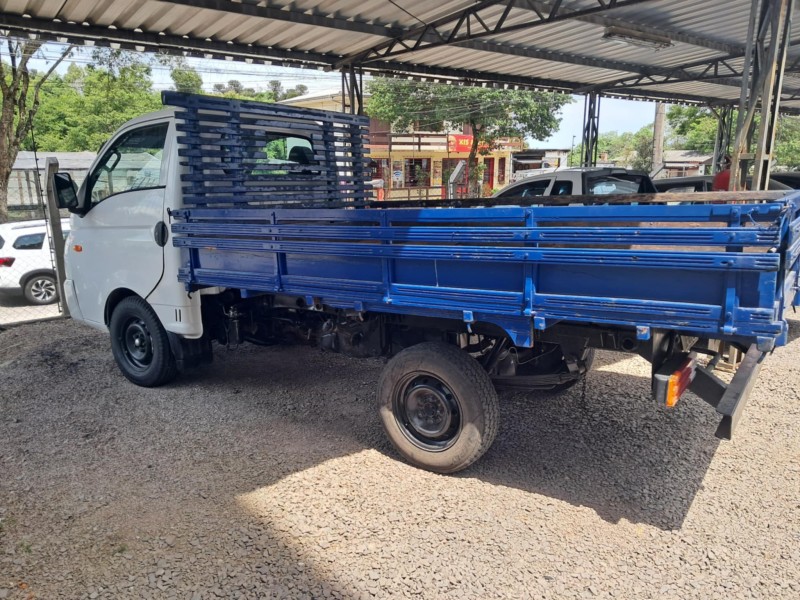 HR 2.5 LONGO COM CAÇAMBA 4X2 16V 130CV TURBO INTERCOOLER DIESEL 2P MANUAL - 2013 - CAXIAS DO SUL