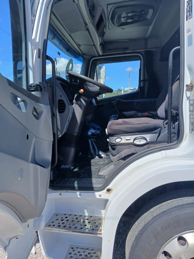 ATEGO 2425 3 EIXOS - 2009 - FARROUPILHA