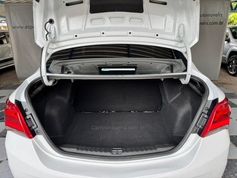 PRISMA 1.4 MPFI LT 8V FLEX 4P MANUAL - 2019 - NOVA PRATA