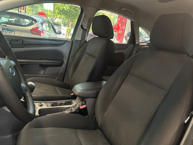 FOCUS 1.6 GLX 16V FLEX 4P MANUAL - 2012 - ESTâNCIA VELHA