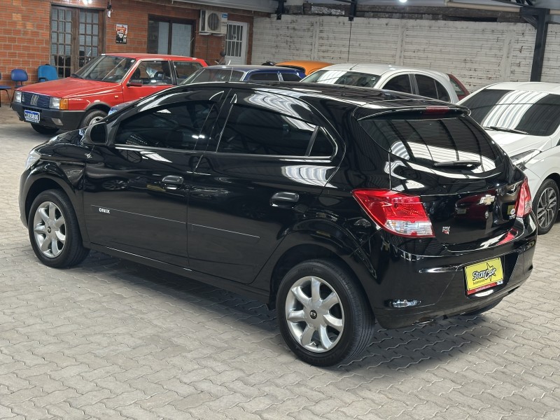 ONIX 1.0 MPFI LS 8V FLEX 4P MANUAL - 2016 - CAXIAS DO SUL