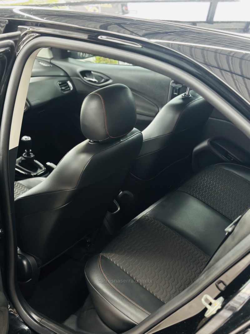 ONIX 1.4 MPFI LTZ 8V FLEX 4P MANUAL - 2017 - CANELA