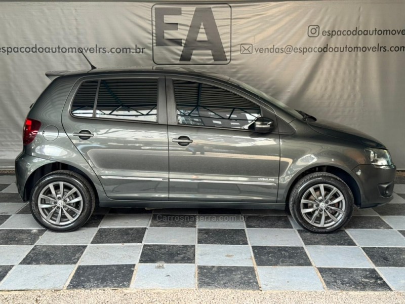 FOX 1.6 MI HIGHLINE 8V FLEX 4P MANUAL - 2014 - NOVA PRATA