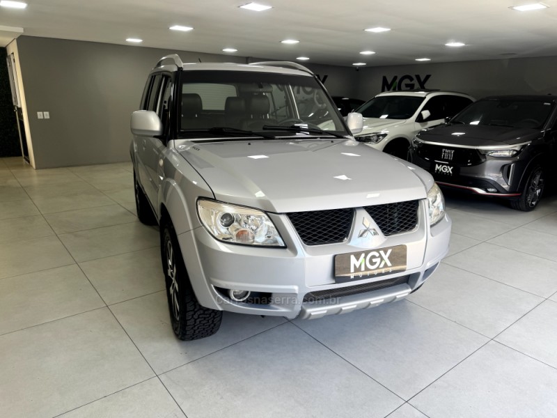 PAJERO TR4 2.0 4X4 16V 140CV FLEX 4P AUTOMÁTICO - 2011 - PORTO ALEGRE