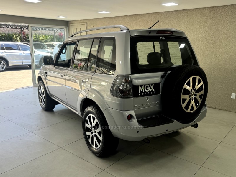 PAJERO TR4 2.0 4X4 16V 140CV FLEX 4P AUTOMÁTICO - 2011 - PORTO ALEGRE