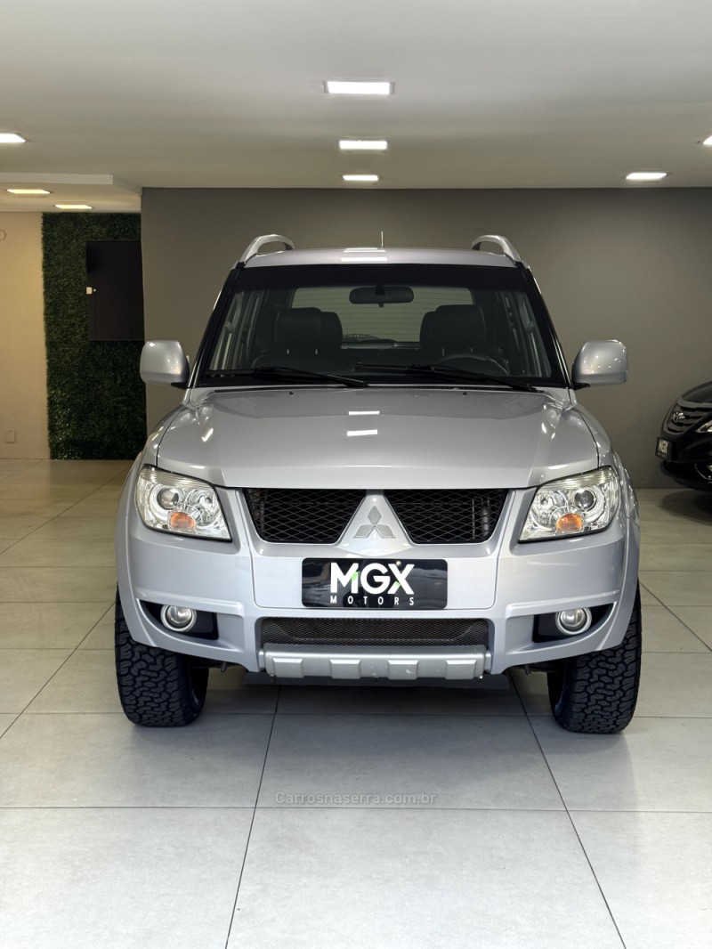 PAJERO TR4 2.0 4X4 16V 140CV FLEX 4P AUTOMÁTICO - 2011 - PORTO ALEGRE