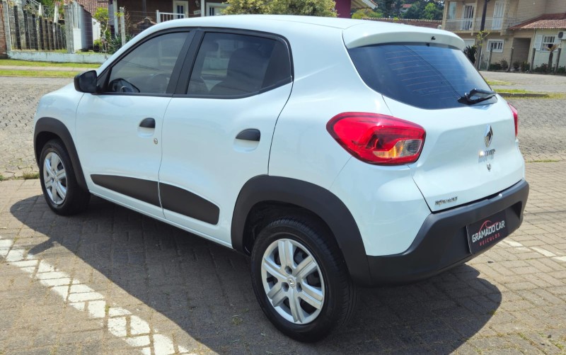 KWID 1.0 12V SCE FLEX ZEN MANUAL - 2021 - CANELA