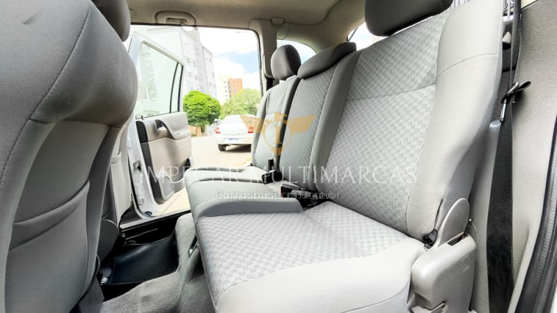 ZAFIRA 2.0 MPFI EXPRESSION 8V FLEX 4P AUTOMÁTICO - 2011 - NOVO HAMBURGO