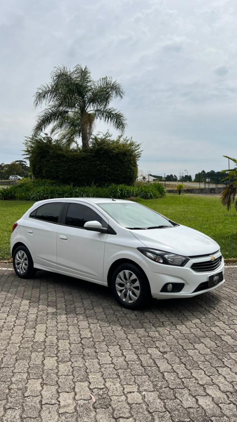 ONIX 1.4 MPFI LT 8V FLEX 4P MANUAL - 2018 - CAXIAS DO SUL