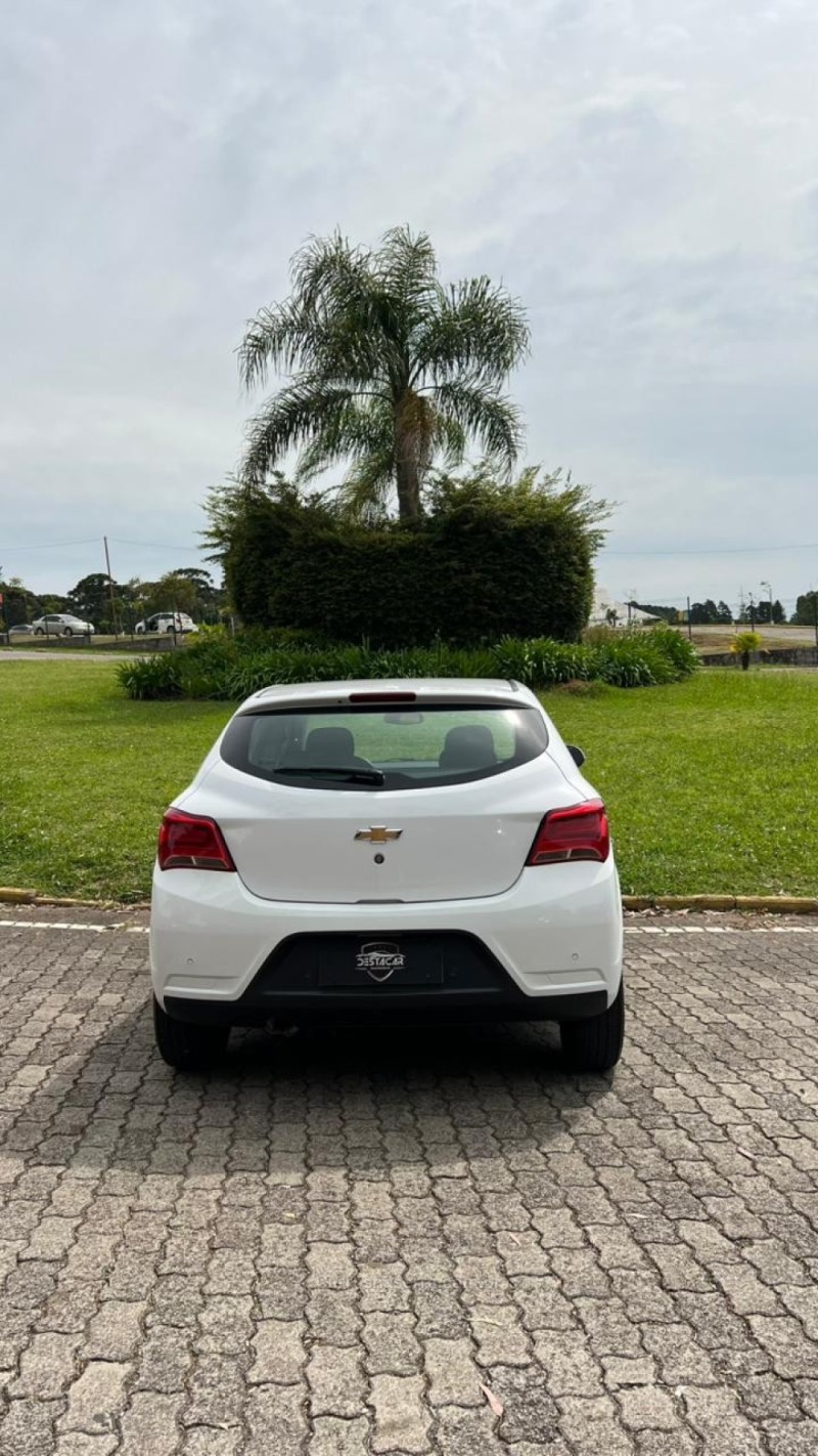 ONIX 1.4 MPFI LT 8V FLEX 4P MANUAL - 2018 - CAXIAS DO SUL