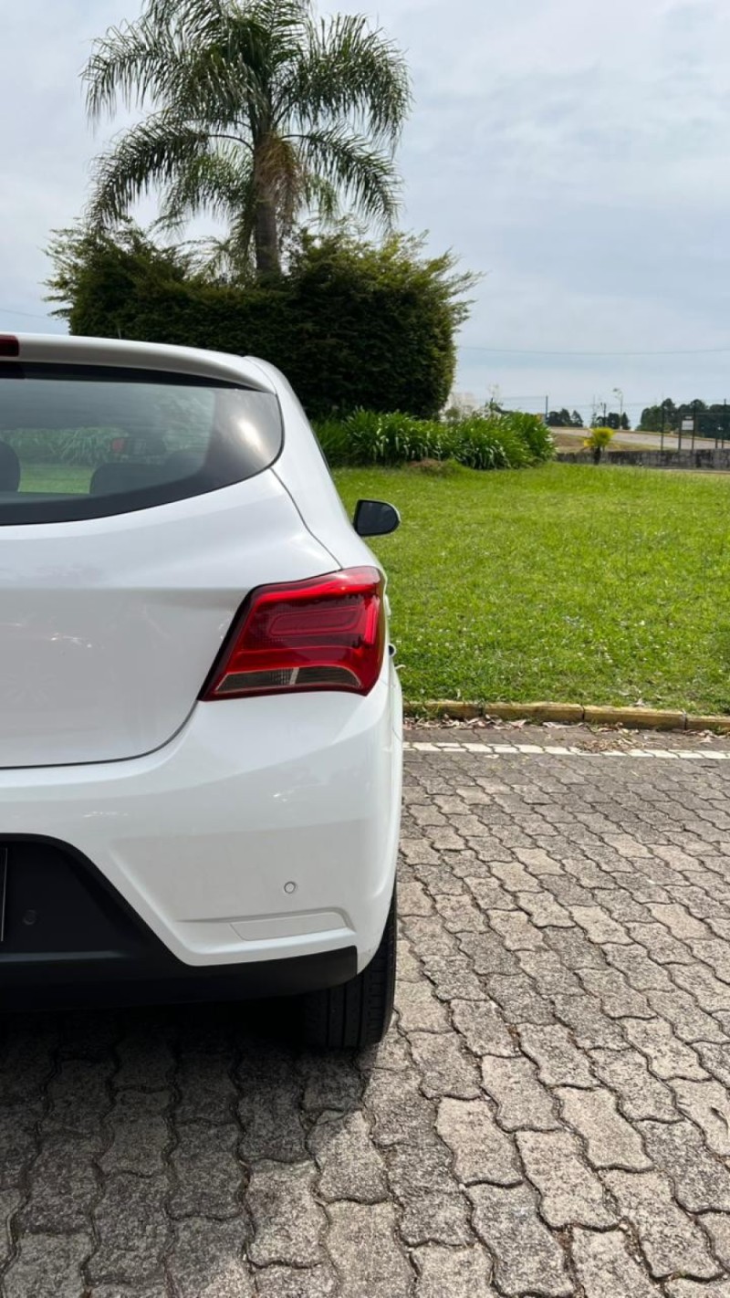 ONIX 1.4 MPFI LT 8V FLEX 4P MANUAL - 2018 - CAXIAS DO SUL