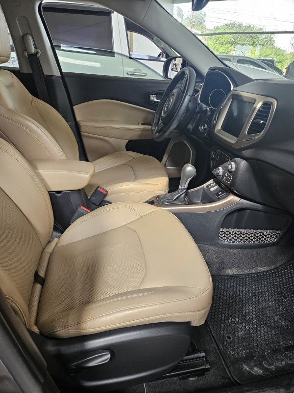 COMPASS 2.0 16V FLEX LONGITUDE AUTOMÁTICO - 2017 - FARROUPILHA