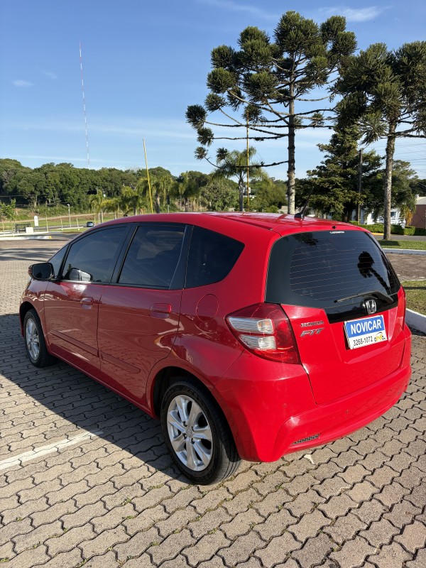 FIT 1.4 LX 8V GASOLINA 4P AUTOMÁTICO - 2013 - FARROUPILHA