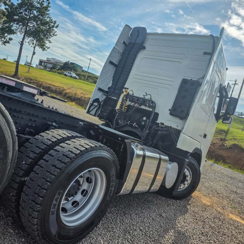 FH 440 GLOBETROTTER 6X2 - 2011 - GARIBALDI