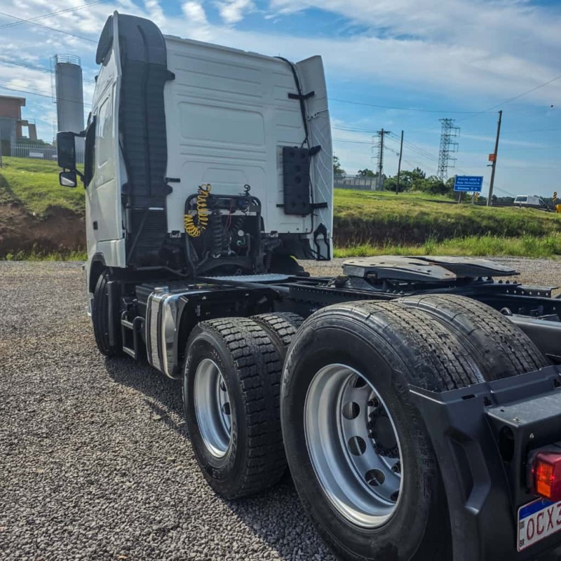 FH 440 GLOBETROTTER 6X2 - 2011 - GARIBALDI