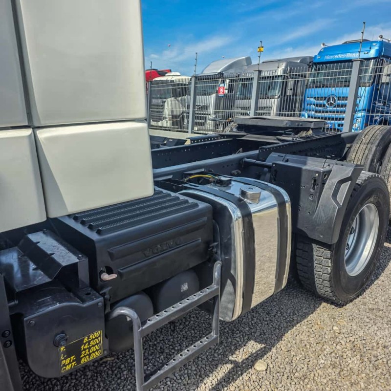 FH 440 GLOBETROTTER 6X2 - 2011 - GARIBALDI