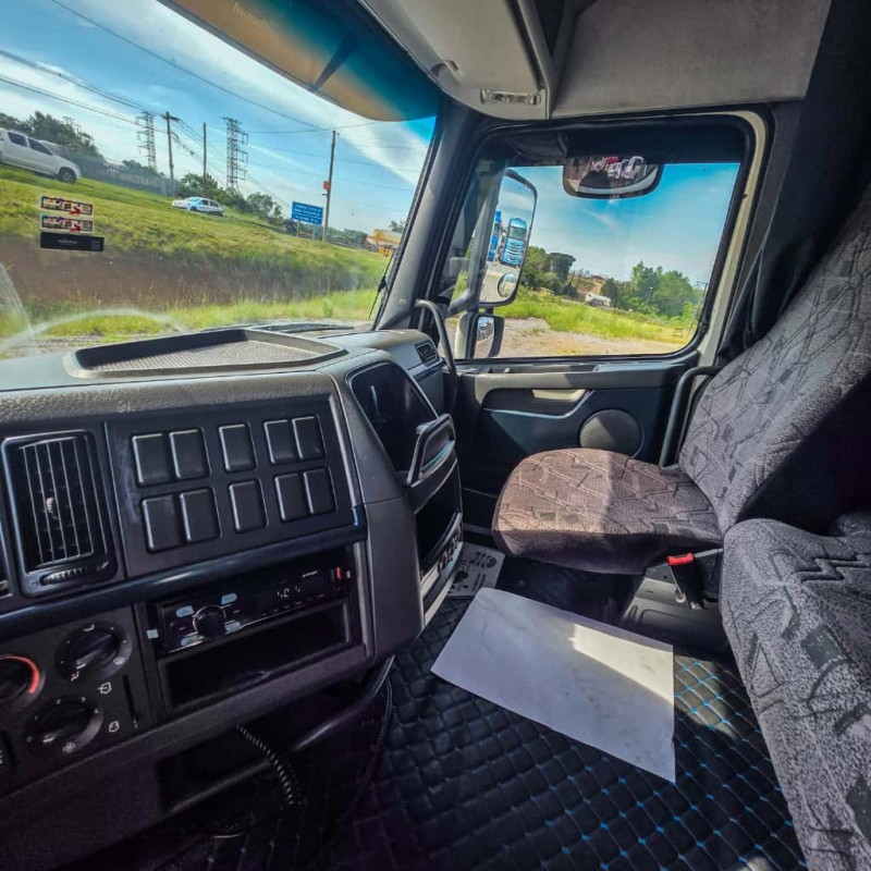 FH 440 GLOBETROTTER 6X2 - 2011 - GARIBALDI