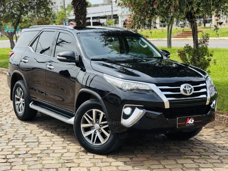 HILUX SW4 2.8 SRX 4X4 7 LUGARES 16V TURBO INTERCOOLER DIESEL 4P AUTOMÁTICO - 2016 - CASCA