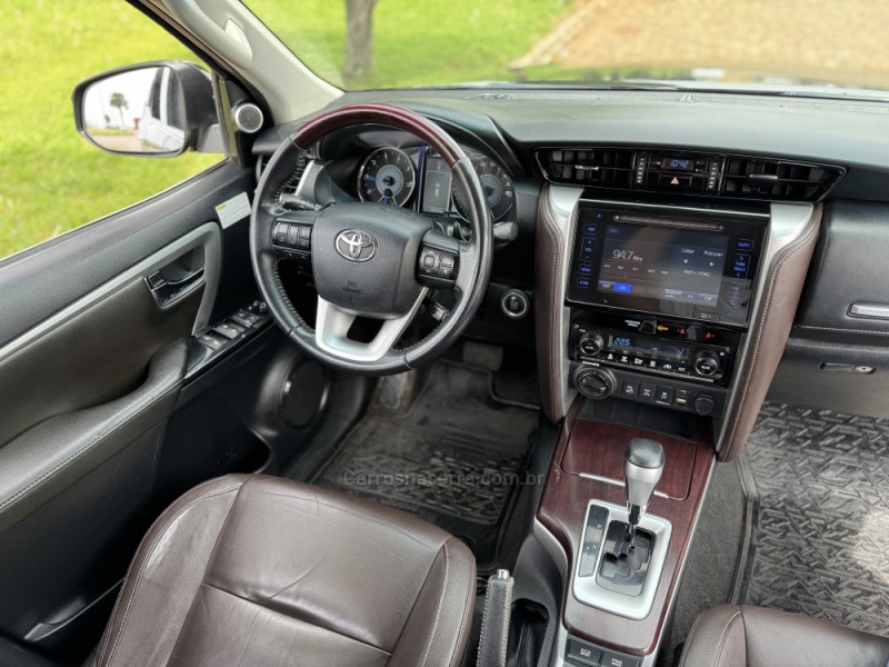 HILUX SW4 2.8 SRX 4X4 7 LUGARES 16V TURBO INTERCOOLER DIESEL 4P AUTOMÁTICO - 2016 - CASCA