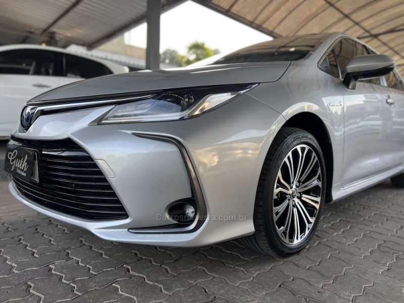 COROLLA 1.8 ALTIS PREMIUM 16V HÍBRIDO 4P AUTOMÁTICO - 2020 - BOM PRINCíPIO