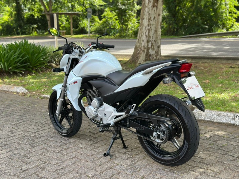 CB 300R  - 2014 - DOIS IRMãOS