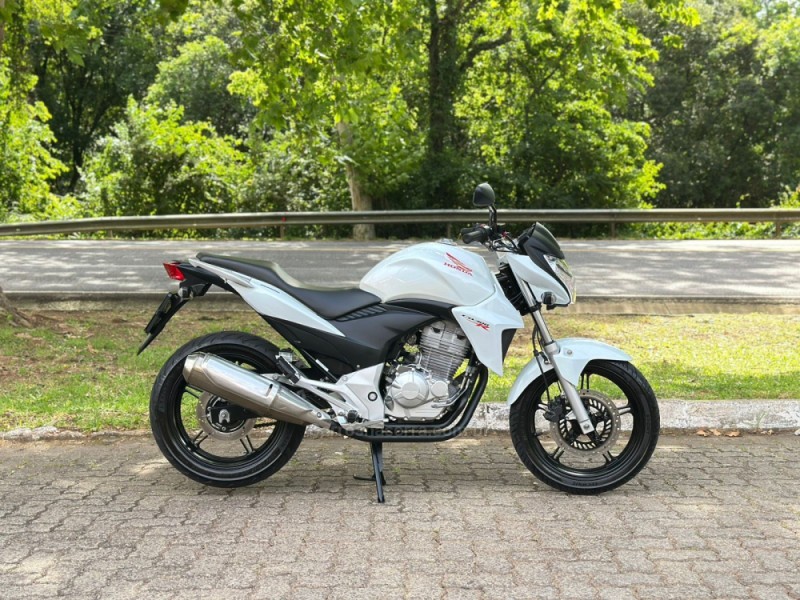 CB 300R  - 2014 - DOIS IRMãOS