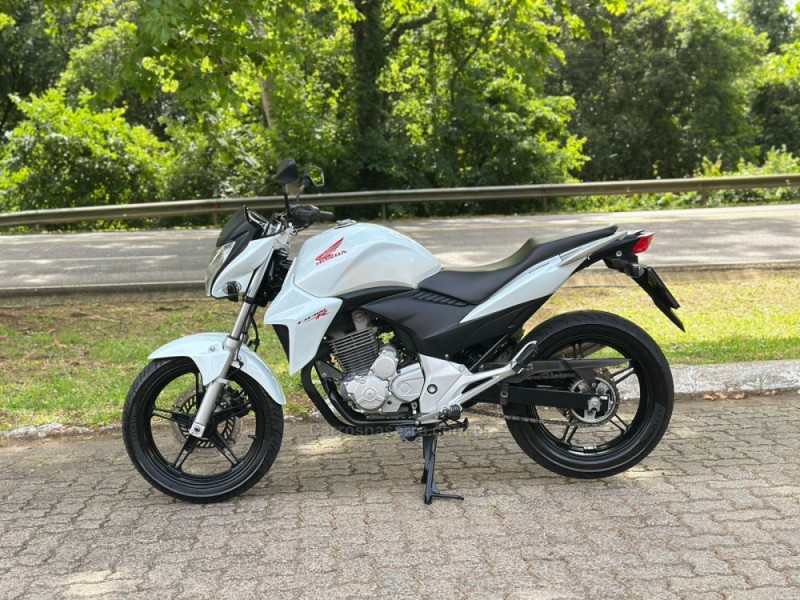 CB 300R  - 2014 - DOIS IRMãOS