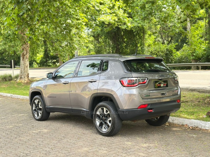 COMPASS 2.0 TRAILHAWK TD350 TURBO DIESEL 4X4 4P AUTOMÁTICO - 2017 - DOIS IRMãOS