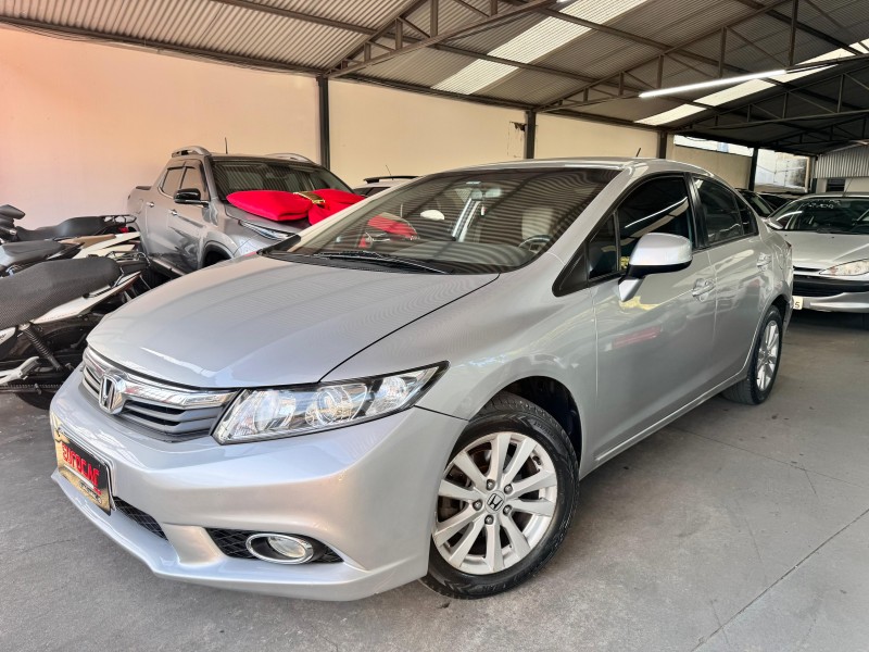HONDA - CIVIC - 2013/2014 - Prata - R$ 69.900,00