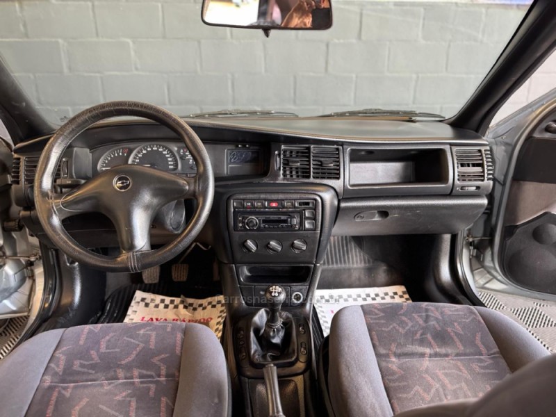 VECTRA 2.0 MPFI GL 8V GASOLINA 4P MANUAL - 1998 - CAXIAS DO SUL