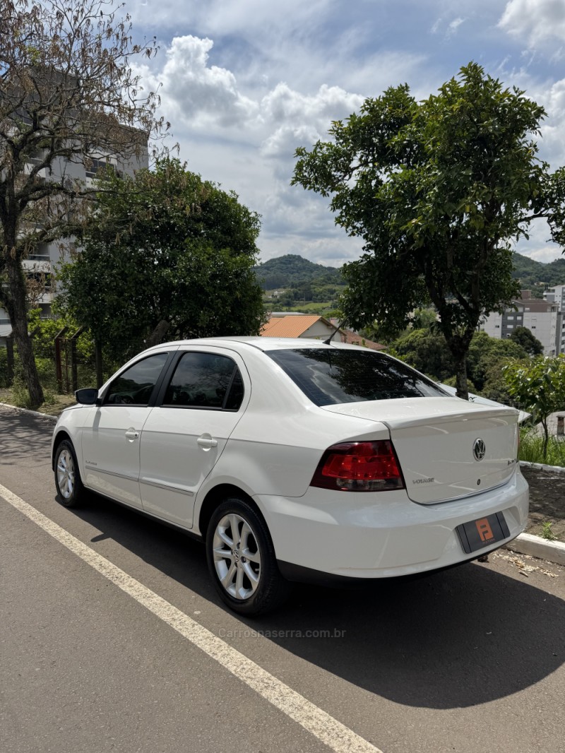 VOYAGE 1.6 MI COMFORTLINE 8V FLEX 4P AUTOMATIZADO - 2012 - NOVA ARAçá