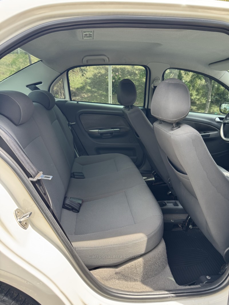 VOYAGE 1.6 MI COMFORTLINE 8V FLEX 4P AUTOMATIZADO - 2012 - NOVA ARAçá