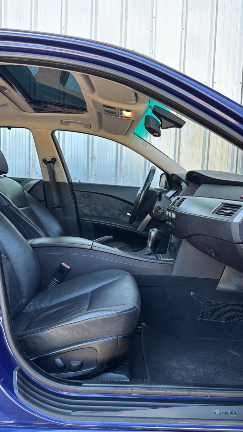 545I 4.4 SEDAN V8 32V GASOLINA 4P AUTOMÁTICO - 2004 - NOVA ARAçá