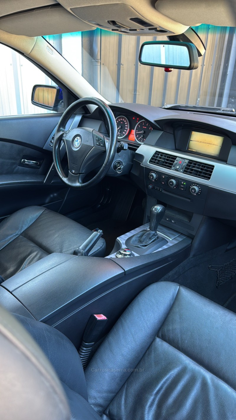 545I 4.4 SEDAN V8 32V GASOLINA 4P AUTOMÁTICO - 2004 - NOVA ARAçá