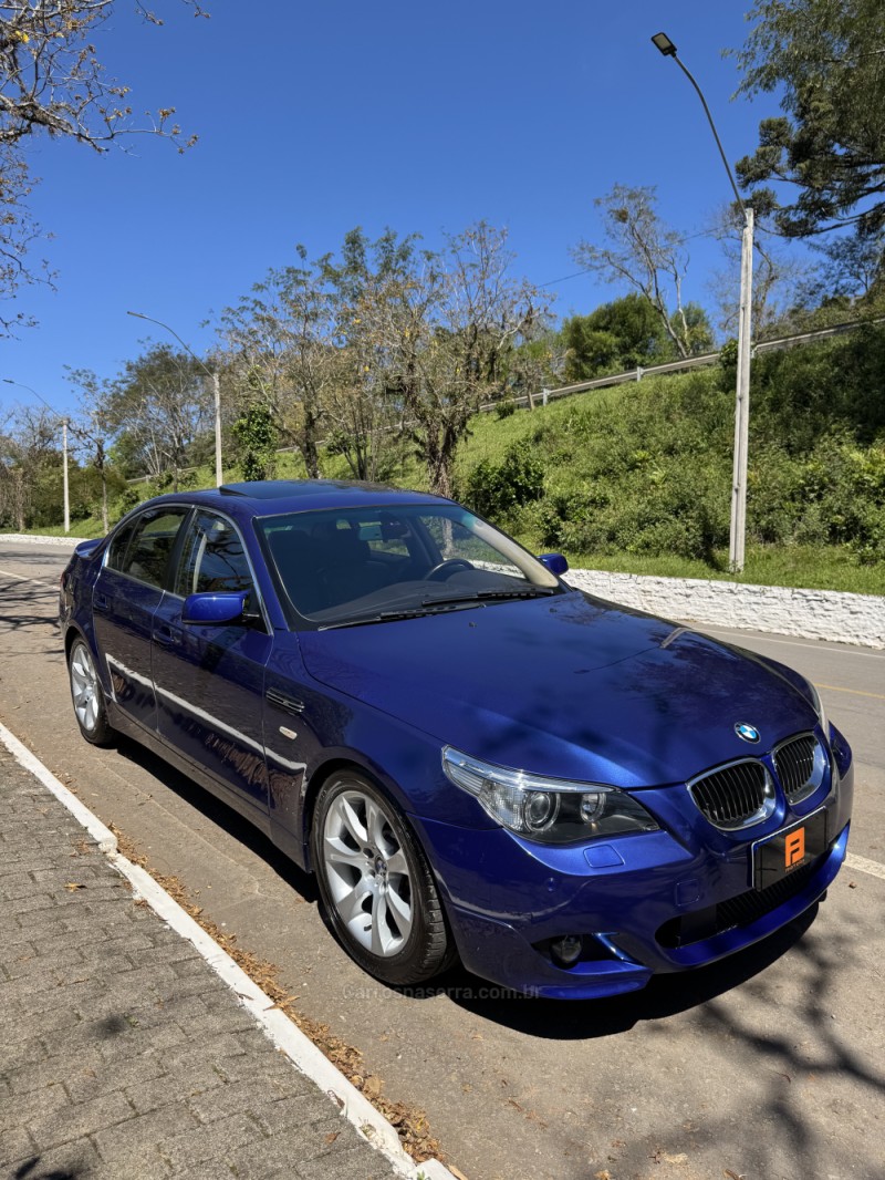 545I 4.4 SEDAN V8 32V GASOLINA 4P AUTOMÁTICO - 2004 - NOVA ARAçá