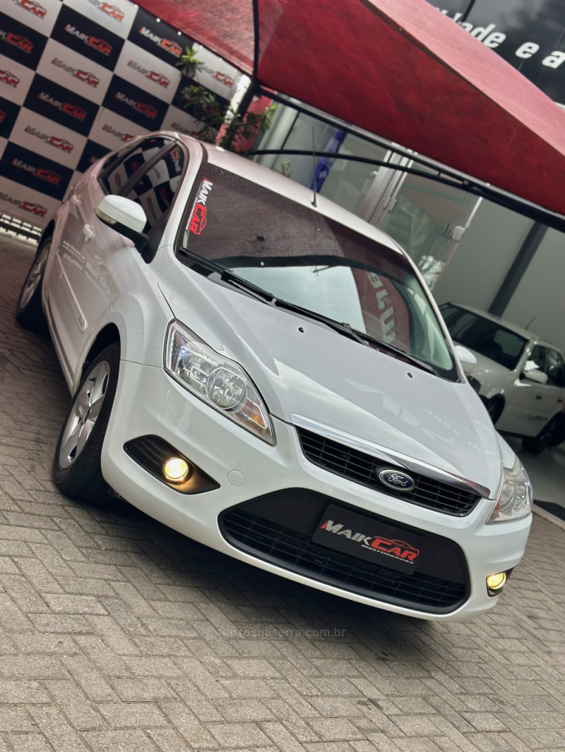 FOCUS 1.6 GLX 16V FLEX 4P MANUAL - 2013 - ESTâNCIA VELHA