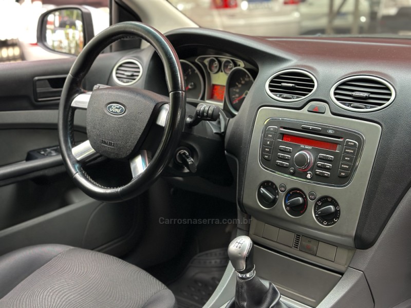 FOCUS 1.6 GLX 16V FLEX 4P MANUAL - 2013 - ESTâNCIA VELHA