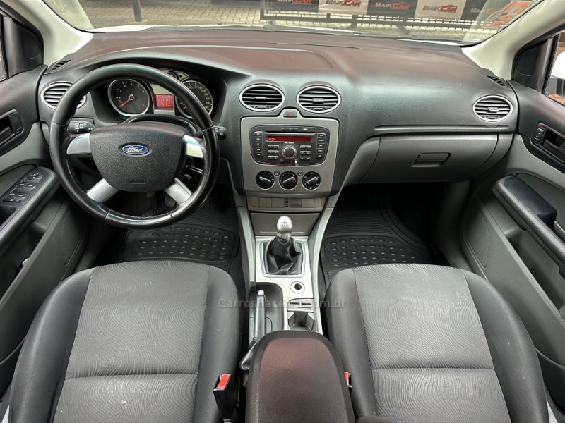 FOCUS 1.6 GLX 16V FLEX 4P MANUAL - 2013 - ESTâNCIA VELHA