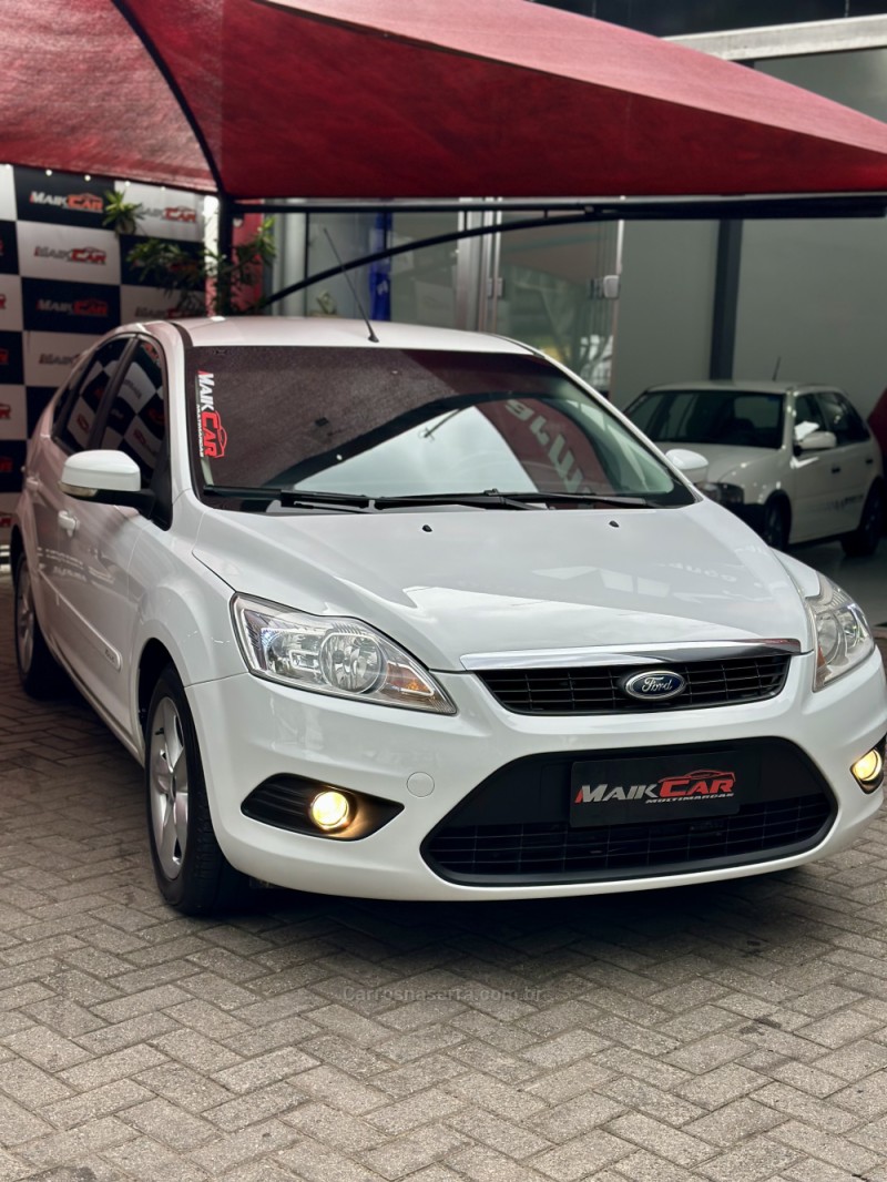 FOCUS 1.6 GLX 16V FLEX 4P MANUAL - 2013 - ESTâNCIA VELHA