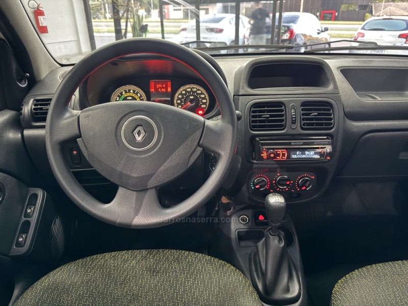 CLIO 1.0 EXPRESSION 16V FLEX 4P MANUAL - 2014 - SAPIRANGA