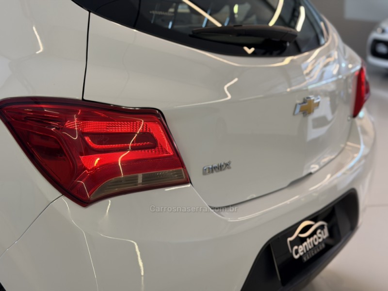 ONIX 1.0 LT 12V FLEX 4P MANUAL - 2019 - CARLOS BARBOSA